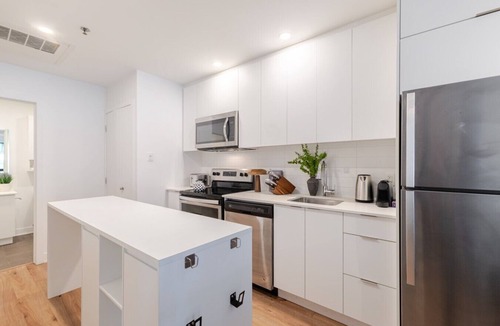 Quartier des Spectacles Apartment | Urban Retreat | Free Parking + Gym