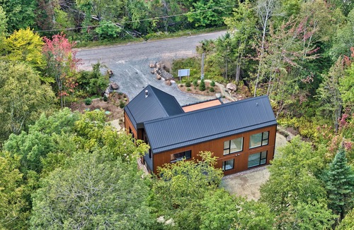Lac Superieur Village Ski Chalet | Utopi@ chalet - Hot tub/Indoor parking/Kayak