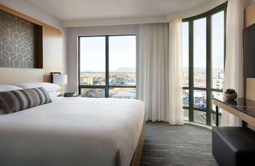 Richmond City Centre Hotel | Vancouver Airport Marriott