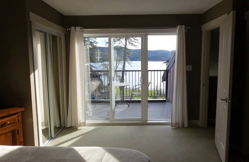 Sooke House | Vancouver Island Waterfront Resort