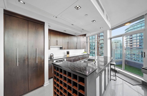 Gastown Apartment | Vancouver Luxurious Skyview Penthouse