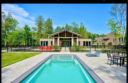 Mont-Tremblant Condo | Verbier L'Ours | Ski Mountain View | Shuttle/Spa & Pool Access | Covered Parking & EV Charger