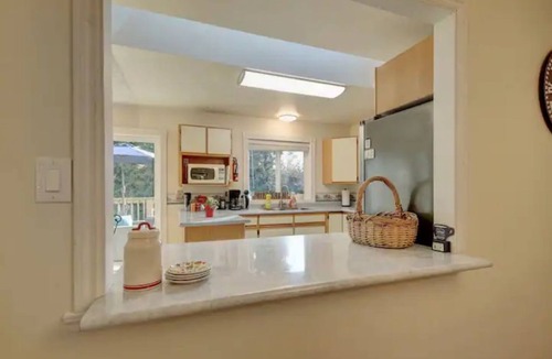 Colwood House | Victoria's West Coast Living, 3 bdr, 2000 sqft