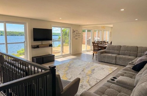 Saint-Laurent-de-l'ile d'Orleans Ski Chalet | View Spa and St-Lawrence River - The DG Chalet