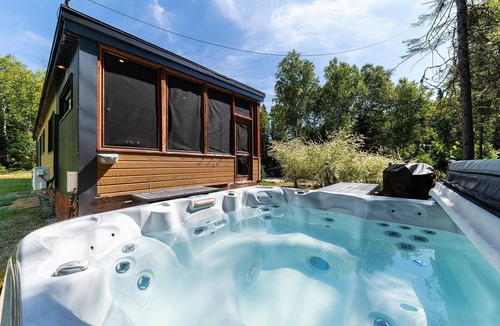 Baie-St-Paul Ski Chalet | Villa 7: Hot Tub, Panoramic Terrace & Forest Magic