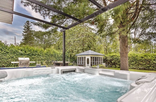 Saint-Jean-de-Matha Ski Chalet | Villa Baraka - Domaine Des Ormes Spa & Lake Access