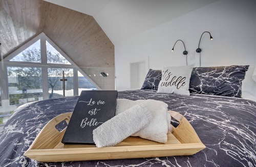 Saint-Jean-de-Matha Ski Chalet | Villa Baraka-L'Envol des Huards, lake view&jacuzzi