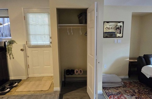 District of North Vancouver Apartment | Villa Dollarton