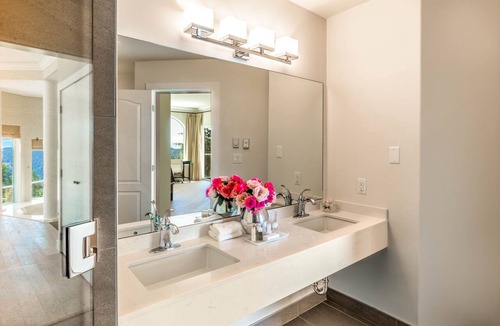 Malahat Resort | Villa Eyrie Resort