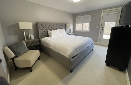 Gravenhurst Villa | Villa in Muskoka Bay Resort - World class amenities & scenic views!.
