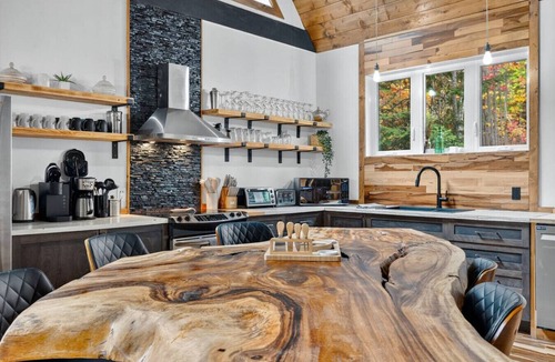 Saint Come Ski Chalet | Villa Nature Luxe Chalet: Lake Access+Private Spa