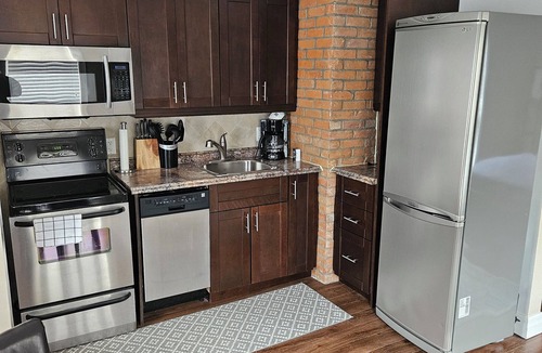 Old Town Historic District Hotel | Vine Village Apartments