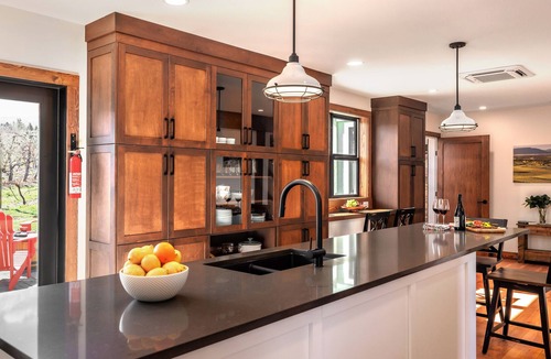 Southeast Kelowna Cottage | Vineyard Cottage in Wine Country!