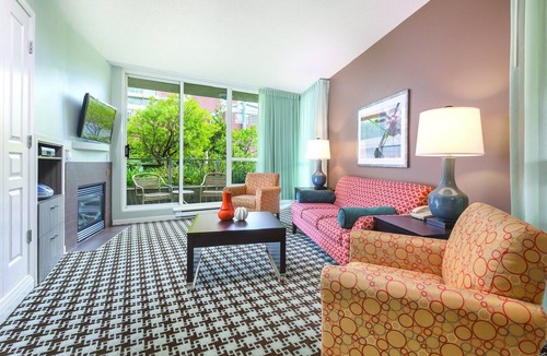 Inner Harbour Resort | Visit the World-Famous Butchart Gardens!