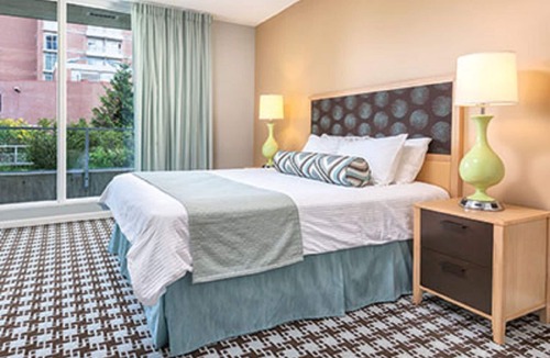 Inner Harbour Resort | Visit the World-Famous Butchart Gardens!