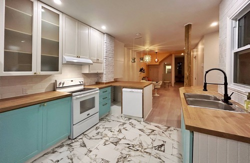 Viauville Condo | Vrbo Property