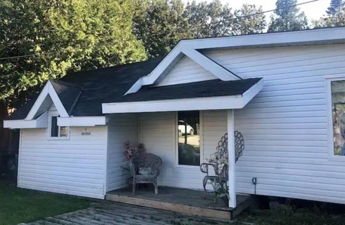 South Baymouth House | Wahwa Cottage - Manitoulin