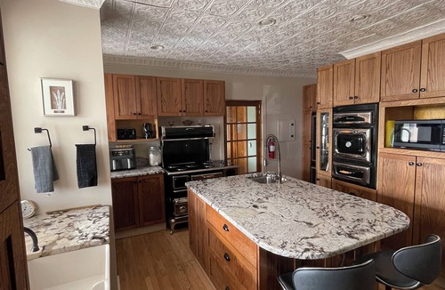 Moose Jaw Bed & Breakfast | Wakamow Heights Bed & Breakfast