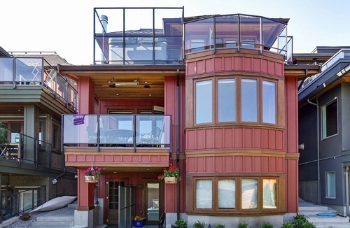 West Point Grey Apartment | Walk to Beach! Super cute 2 bedroom suite in Point Grey