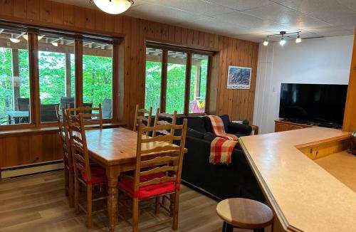 Domaine Nansen Apartment | Walk to village-Cozy 2Bdrm, Trails, Forests