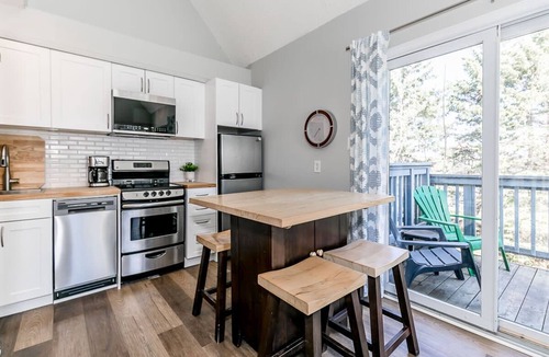 Craigleith Apartment | Wanderer Way Loft - Shuttle, Pool & Trails