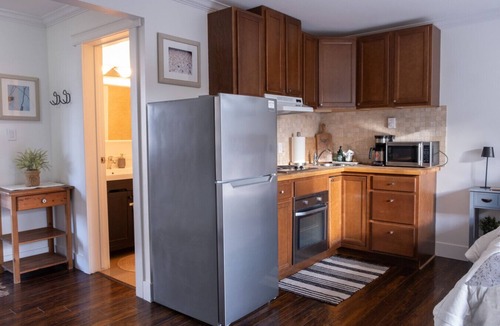 Harrison Hot Springs Apartment | Wanderlust | Studio Suite with Private Patio