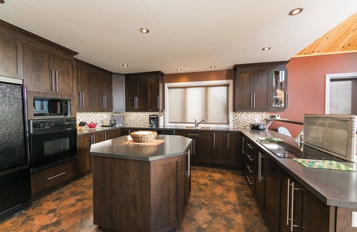 Baie-St-Paul House | Warm and modern residence ideally located