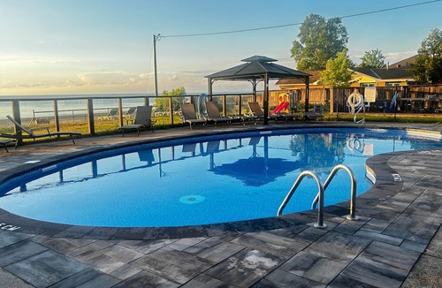 Wasaga Beach House | Wasaga Daze - Unit B