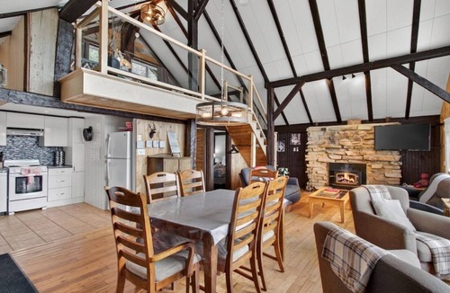 St-Adolphe-d'Howard Ski Chalet | Waterfront cottage for 6 with private dock & kayak