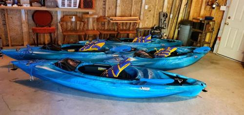 Tobermory House | Waterfront 22' Windows Starlink Kayaks