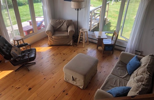 Fernwood Cottage | Waterfront Beach House!