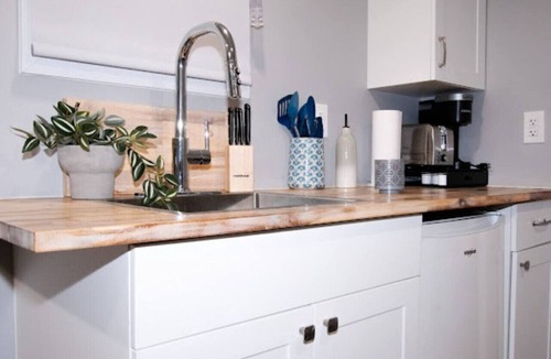 Sainte-Anne-de-Kent Apartment | Waterfront Seacan Retreat w/Hot Tub