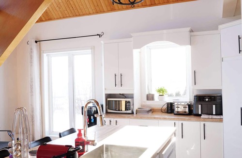 St. Felicien Ski Chalet | Waterfront chalet - Le Grand Heron-Bleu