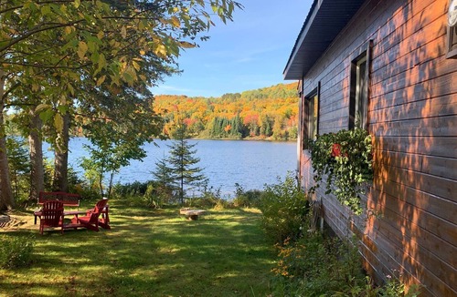 L'Ascension Ski Chalet | Waterfront cottage