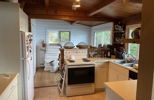 Galiano House | Waterfront Escape on Galiano Island BC