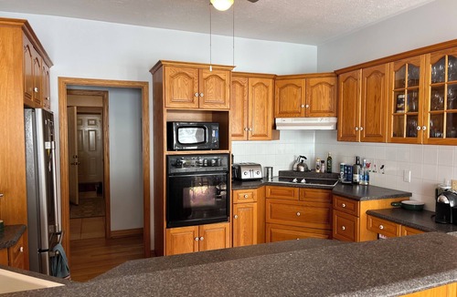 Grey Highlands Cottage | Waterfront Escape on Lake Eugenia · Sleeps 10
