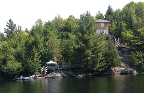 Boileau Ski Chalet | Waterfront "Green" Cottage