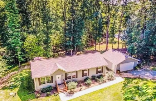 Troutman House | Waterfront LKN Hideaway Relax & Recharge