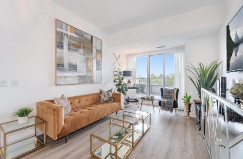 Humber Bay Shores Apartment | Waterfront Luxury Condo