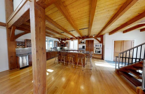 Powhatan House | Waterfront, Spacious 5-bedroom Wedding Venue estate in charming Powhatan!