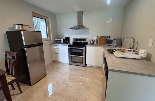 Sooke House | Waterfront Suite with Private Beach
