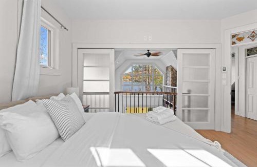 Saint-Raymond Ski Chalet | Waterfront with VIEW and SPA