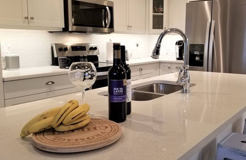 Osoyoos House | * We're EXEMPT from the BC short term rental restrictions! Tinhorn Cottage 20