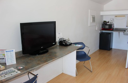 Swan Hills Hotel | Welcome Inn