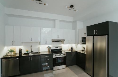 La Petite-Patrie Apartment | Welcoming and Light Filled 2bdr Apartment