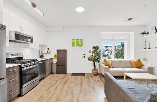 Renfrew-Collingwood House | WestCoastNest - Centrally located Vancouver home