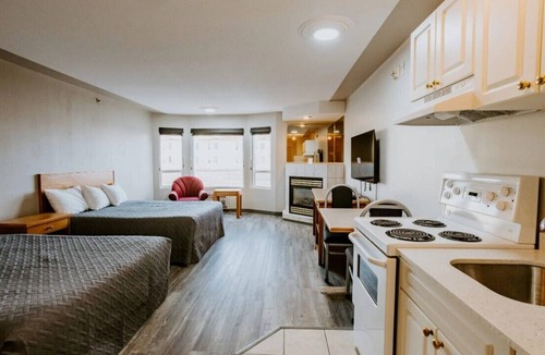 Grande Prairie Hotel | Western Budget Plus Grande Prairie 1