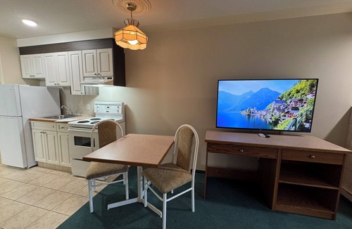 Whitecourt Hotel | Western Budget Whitecourt 1 & 2