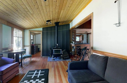 Savary Island Cottage | Whimsical 4 bedrooms + one loft cottage on Savary Island