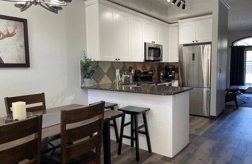 Canmore Ski Chalet | Whispering Pines Chalet